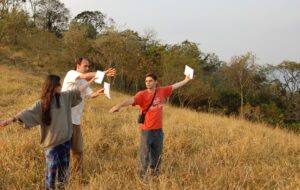 O teatro da compensação isostática: trabalho de campo de ‘Geologia’ na Serra de Itaqueri-SP (2007)