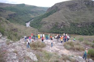 E lá vai o rift abortado: trabalho de campo de ‘Paleontologia’ no Parque Estadual do Guartelá-PR (2007)